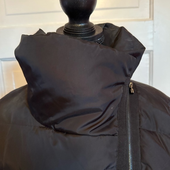 Black Andrew Marc women’s down jacket, size Large - Picture 2 of 7